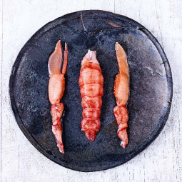 Canadian Lobster Tails And Claws Shell Off (~200g) - Cinq Degrés Ouest